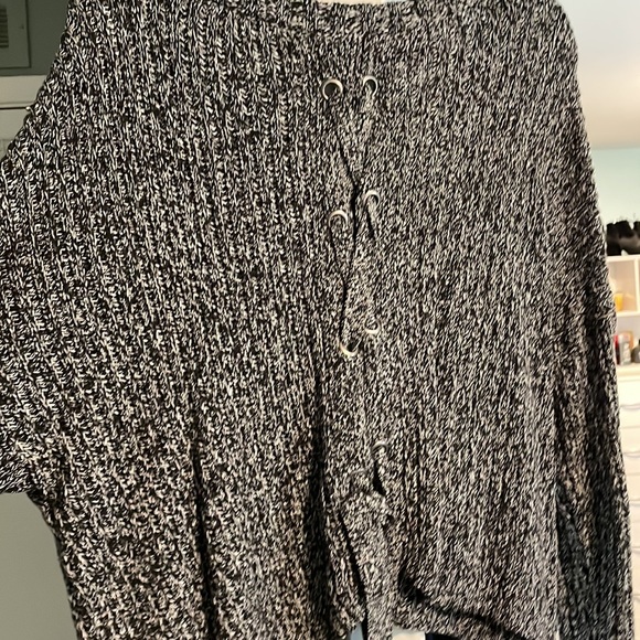 Closet clear out! - Picture 2 of 3